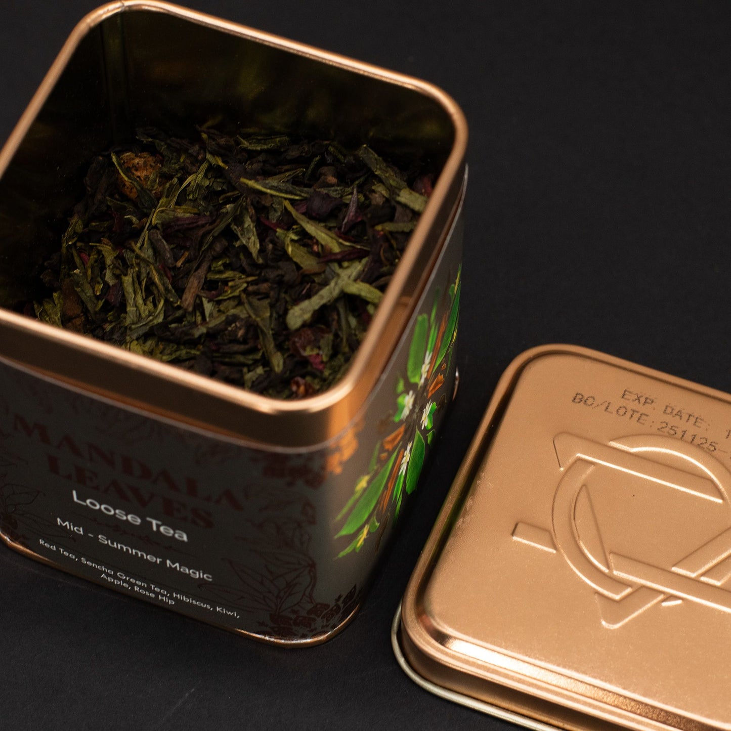 50g Pu-Erh & Grüntee – Hibiskus, Apfel & Erdbeere | Mid-summer Magic (Dose)