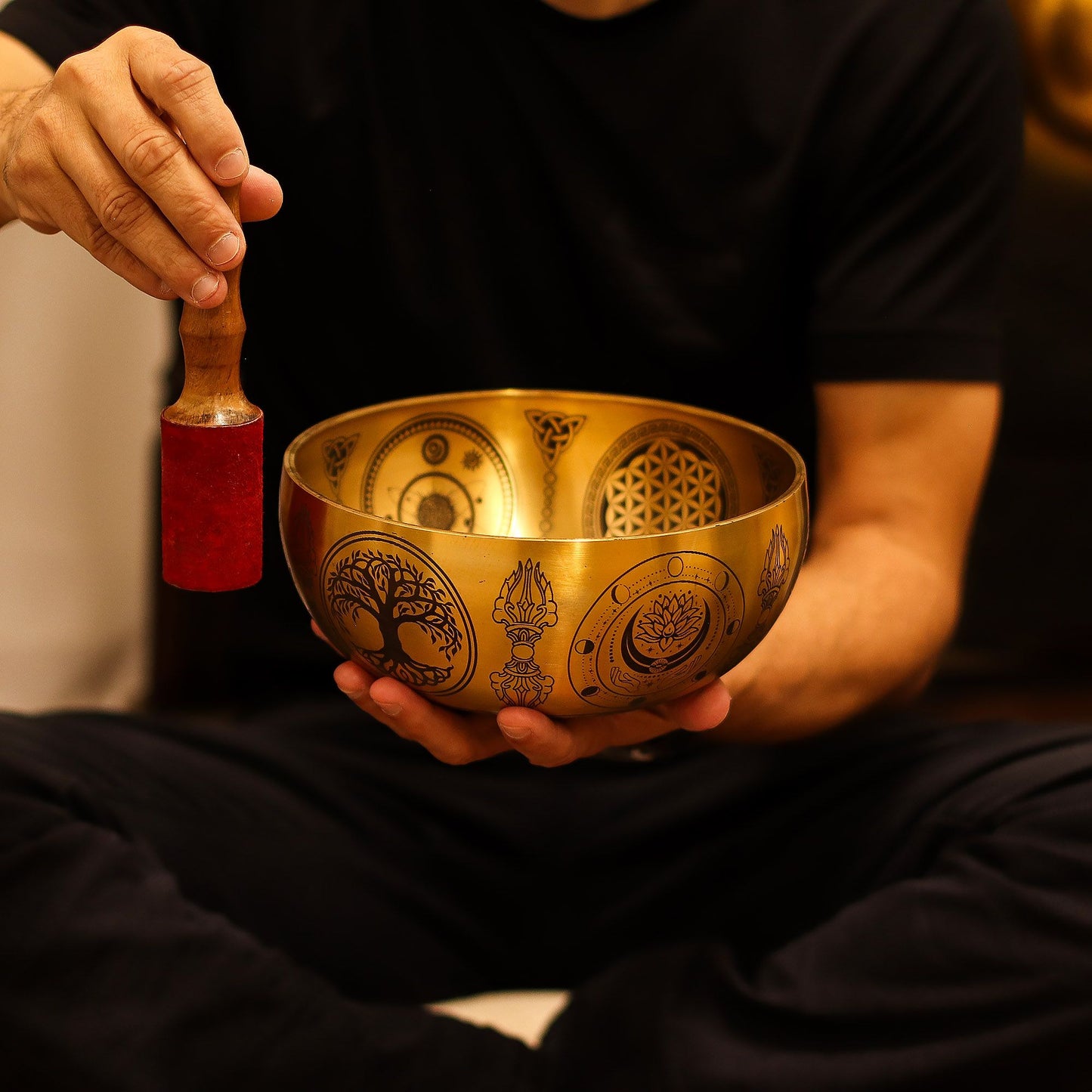 4er Set Gravierte Messing-Klangschalen – Buddha Motiv (ca. 3,85kg)