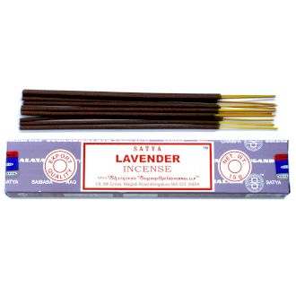 Satya Räucherstäbchen Starter-Set – 7 Düfte & Mangoholz-Halter
