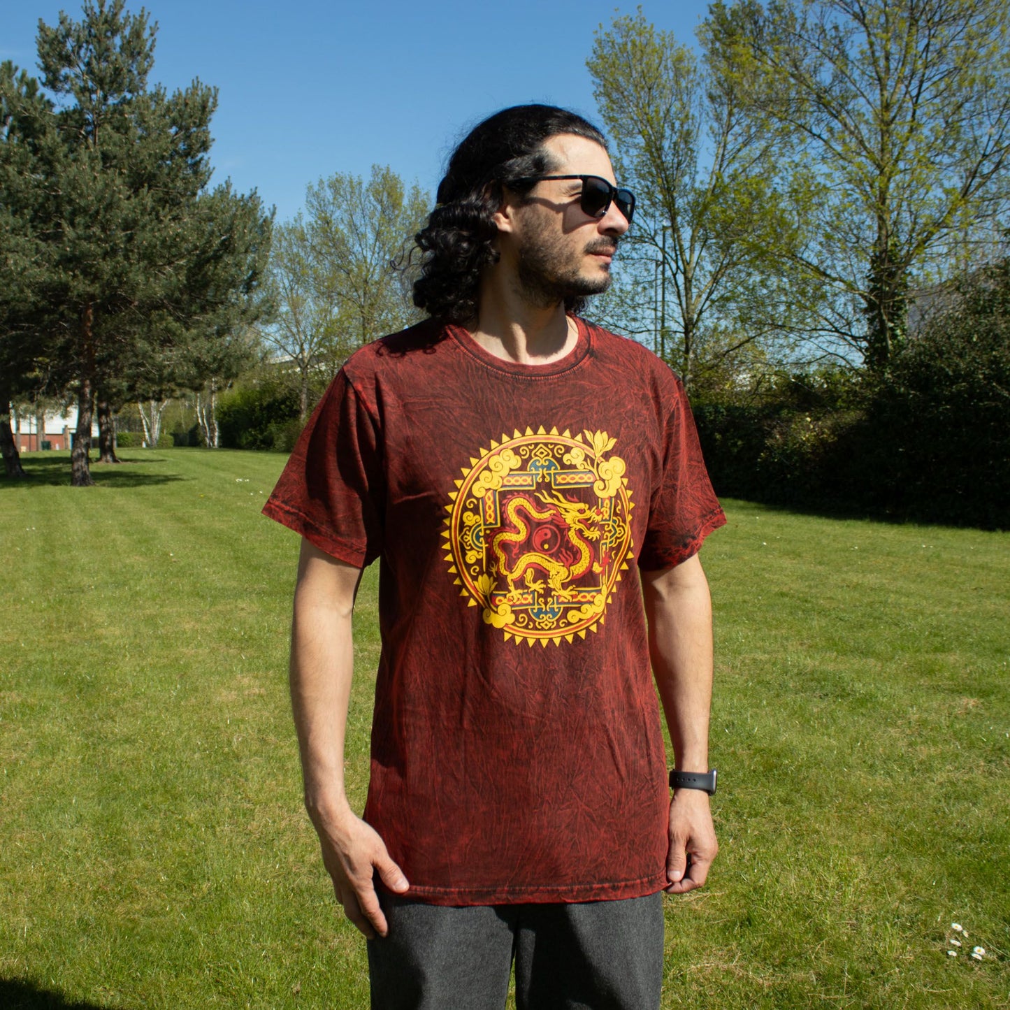 Nomad Sari Stonewashed T-Shirt – Drachen-Mandala – Weinrot – Größe S