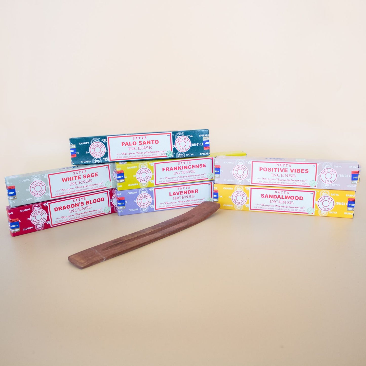 Satya Räucherstäbchen Starter-Set – 7 Düfte & Mangoholz-Halter