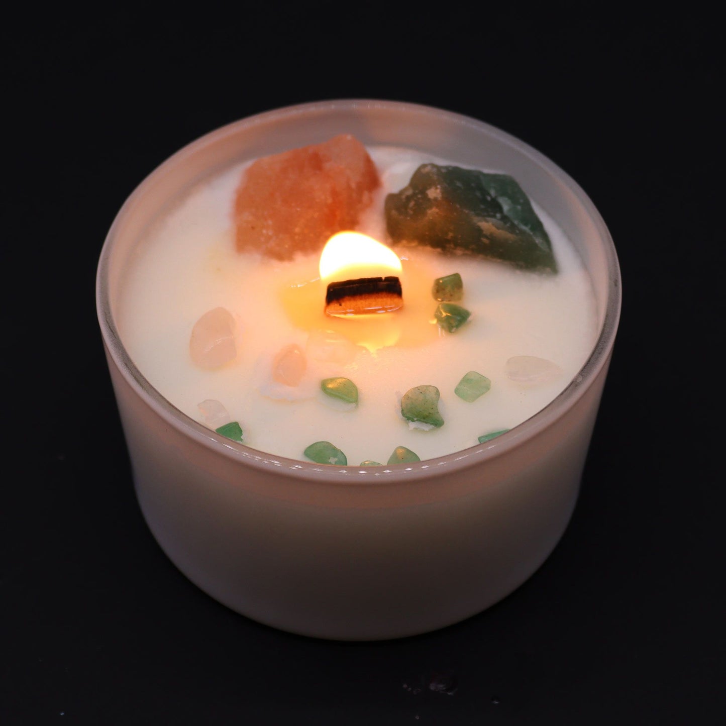 Chakra Kristallkerze – Herzchakra | Sojakerze mit Edelsteinen